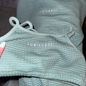 Seafoam quilted waffle tube top bra / size small / barely worn